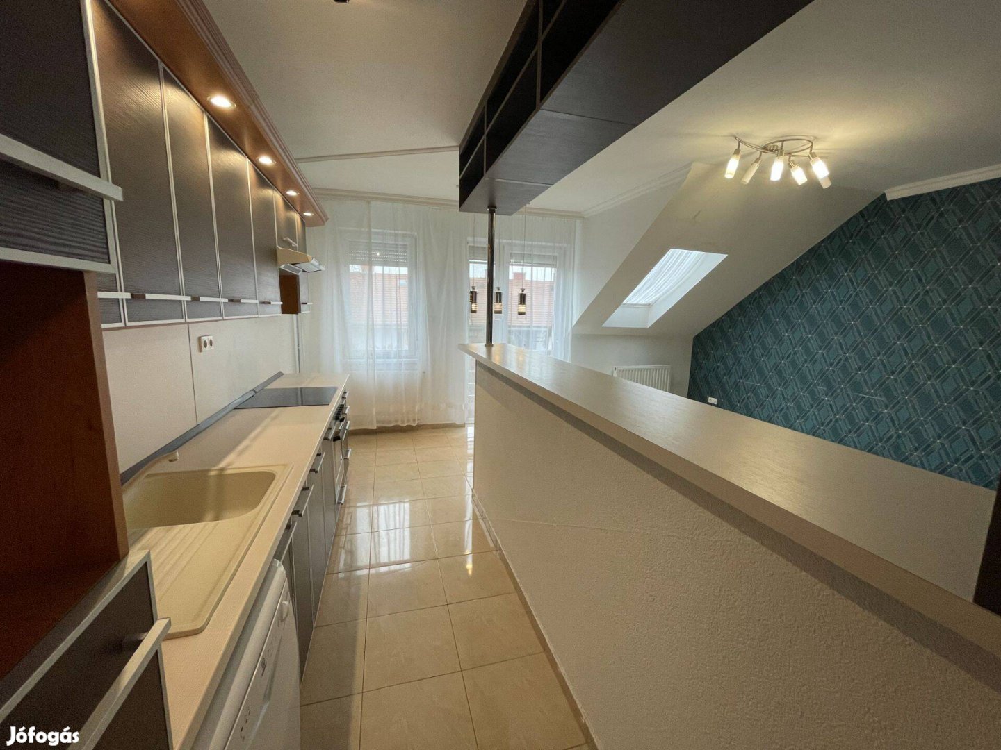 69125 Nyíregyháza, Belváros közelében, fiatal építésű