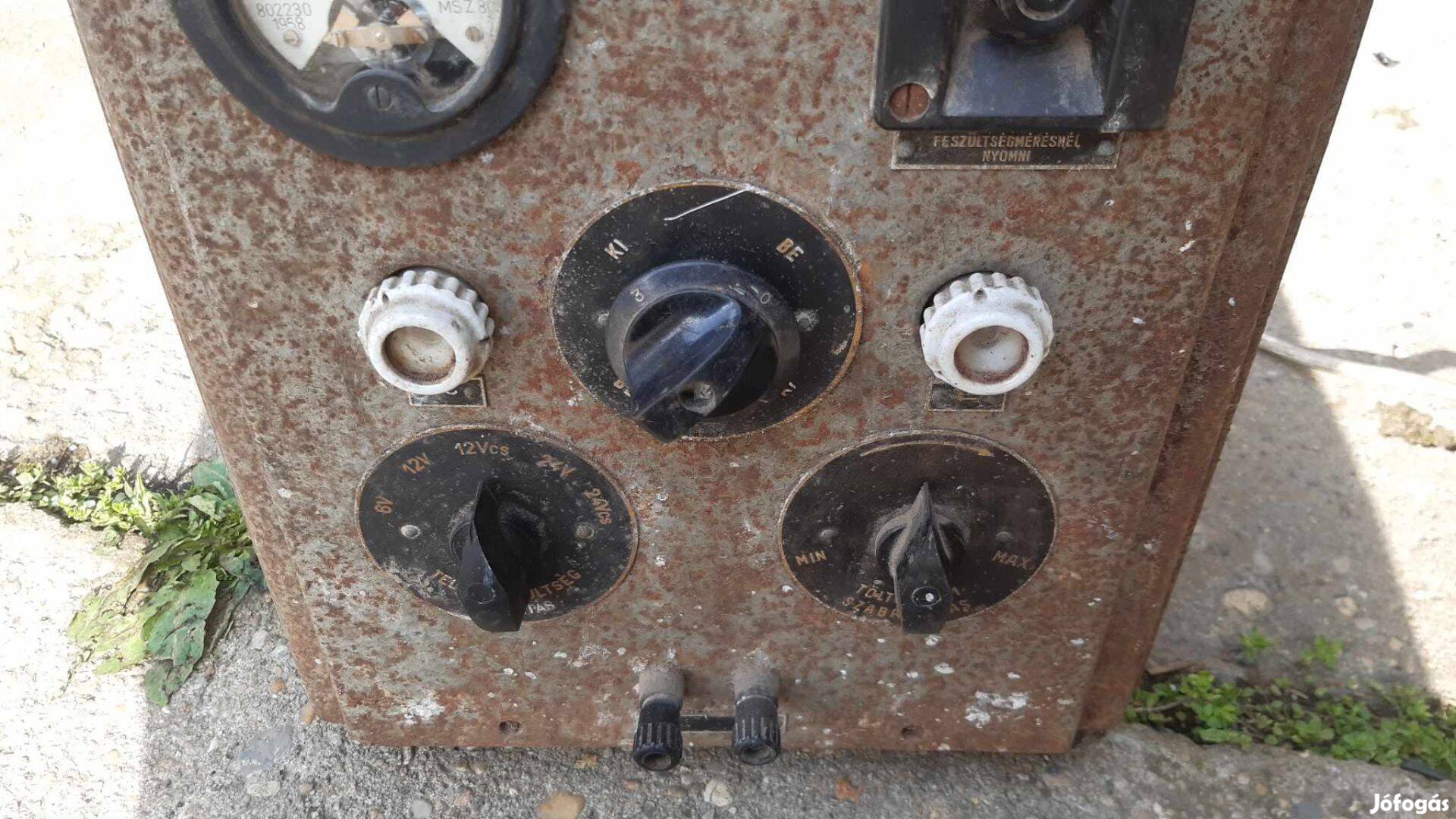 6-12-24V 10A akkutöltő