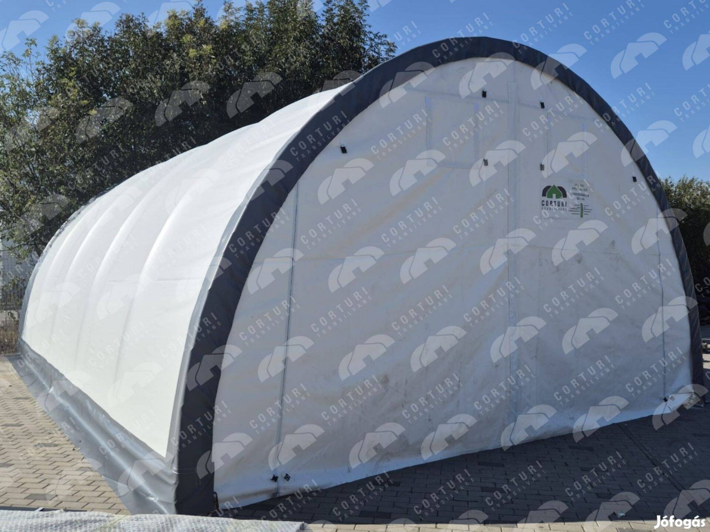 6,1 x 9,15 m cipzáros raktársátor