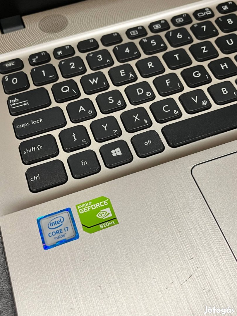 6.-Gen i7 240GB SSD Geforce 920MX