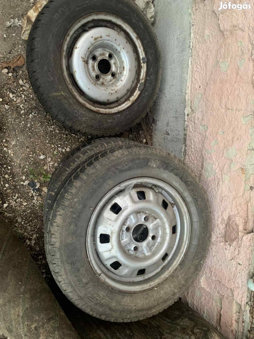 6 db lemez felni gumikkal