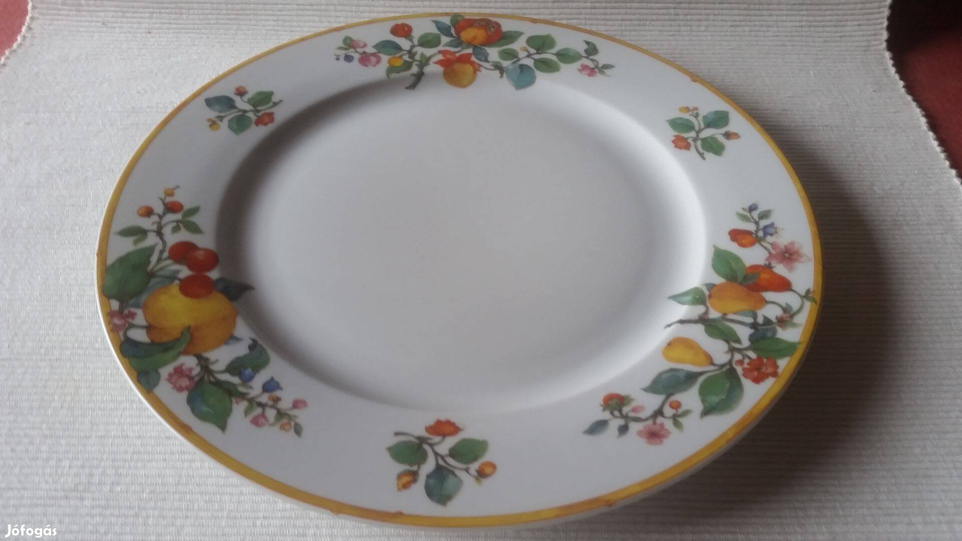 6 db rózsás, gyümölcsmintás Chenneviere tervezte porcelán tányér