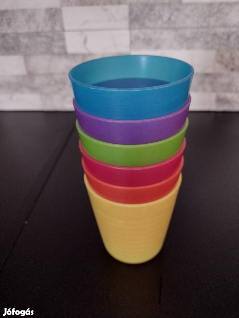 6 db színes műanyag pohár
