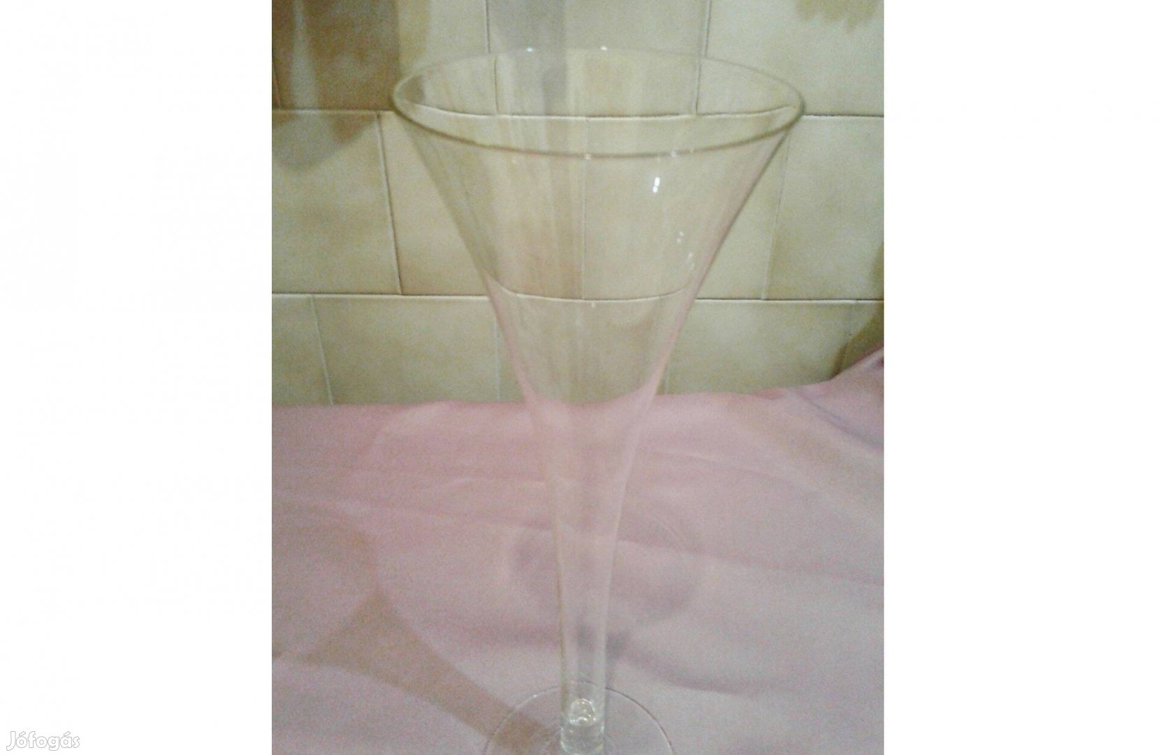 6 db talpas pezsgős pohár kehely alakú 25 cm magasak -