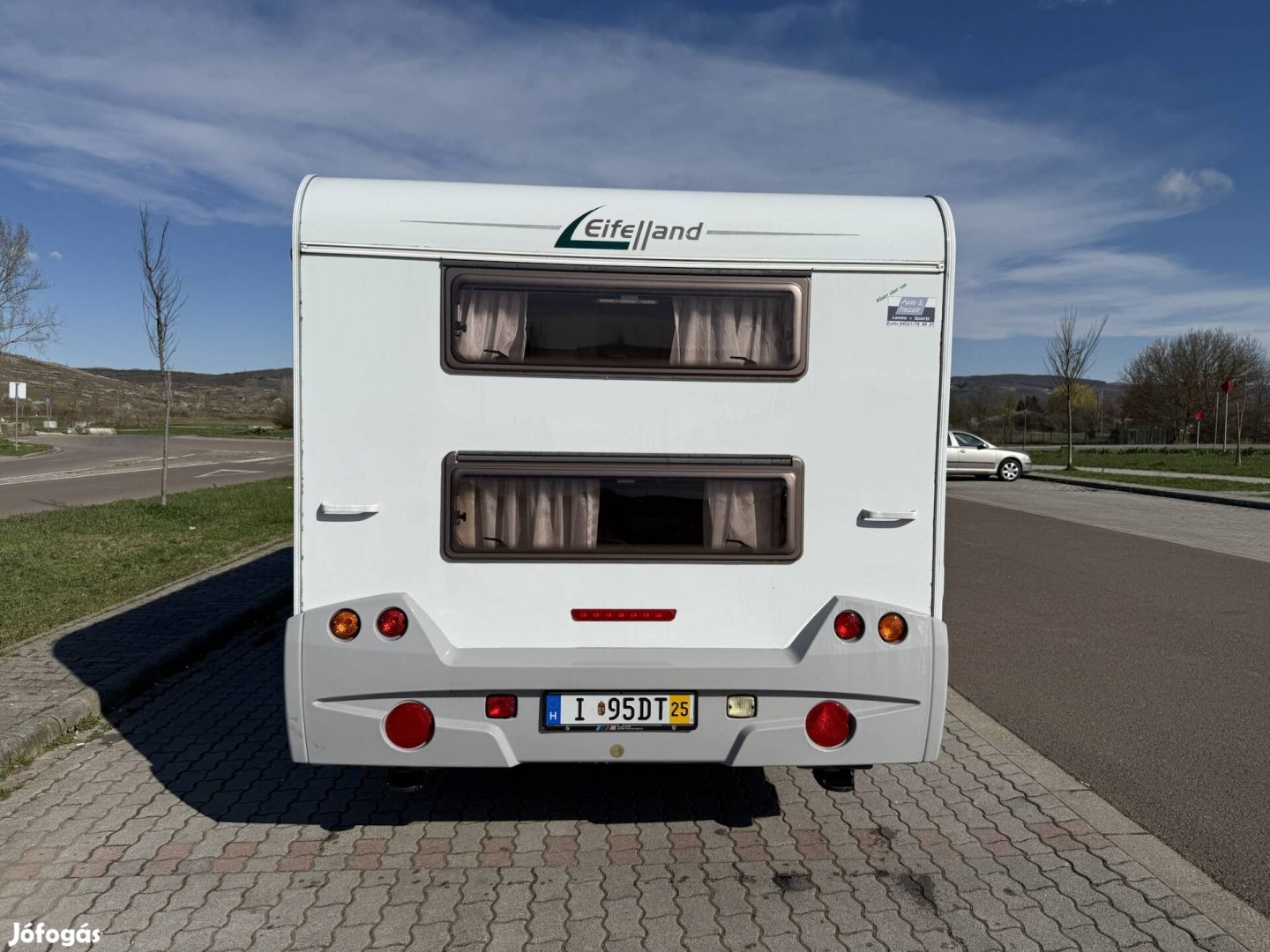 6 fős Knaus 520 Tkm típusú lakókocsi 