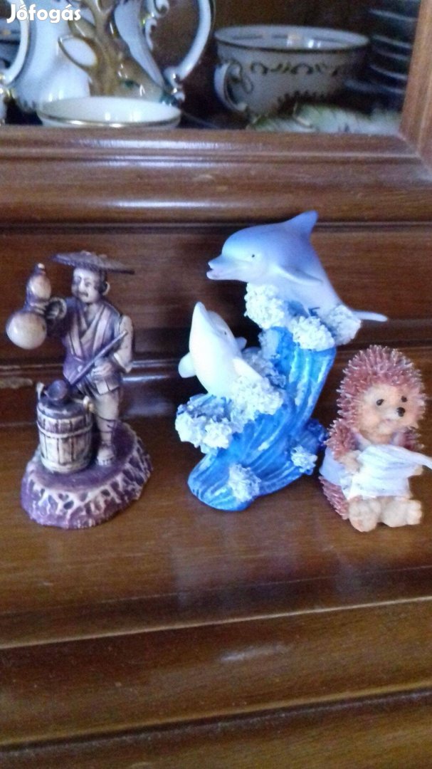 6 különböző mini kerámia figura