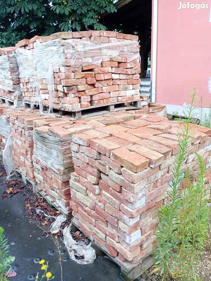 6 raklap kisméretű bontott tégla eladó