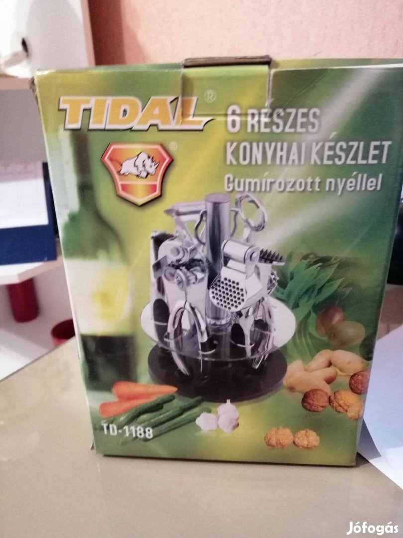 6 részes fém konyhai készlet, gumírozott nyéllel karácsonyra