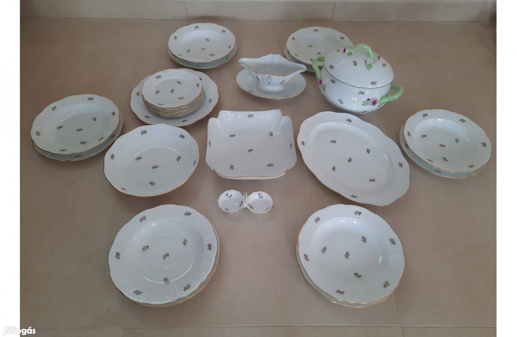 6 személyes Herendi mályva virágmintás porcelán étkészlet eladó!
