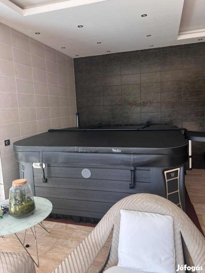 6 személyes jakuzzi