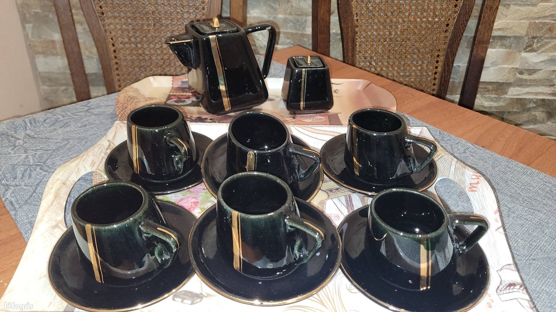 6 személyes kávés csésze készlet, fekete arany csíkkal