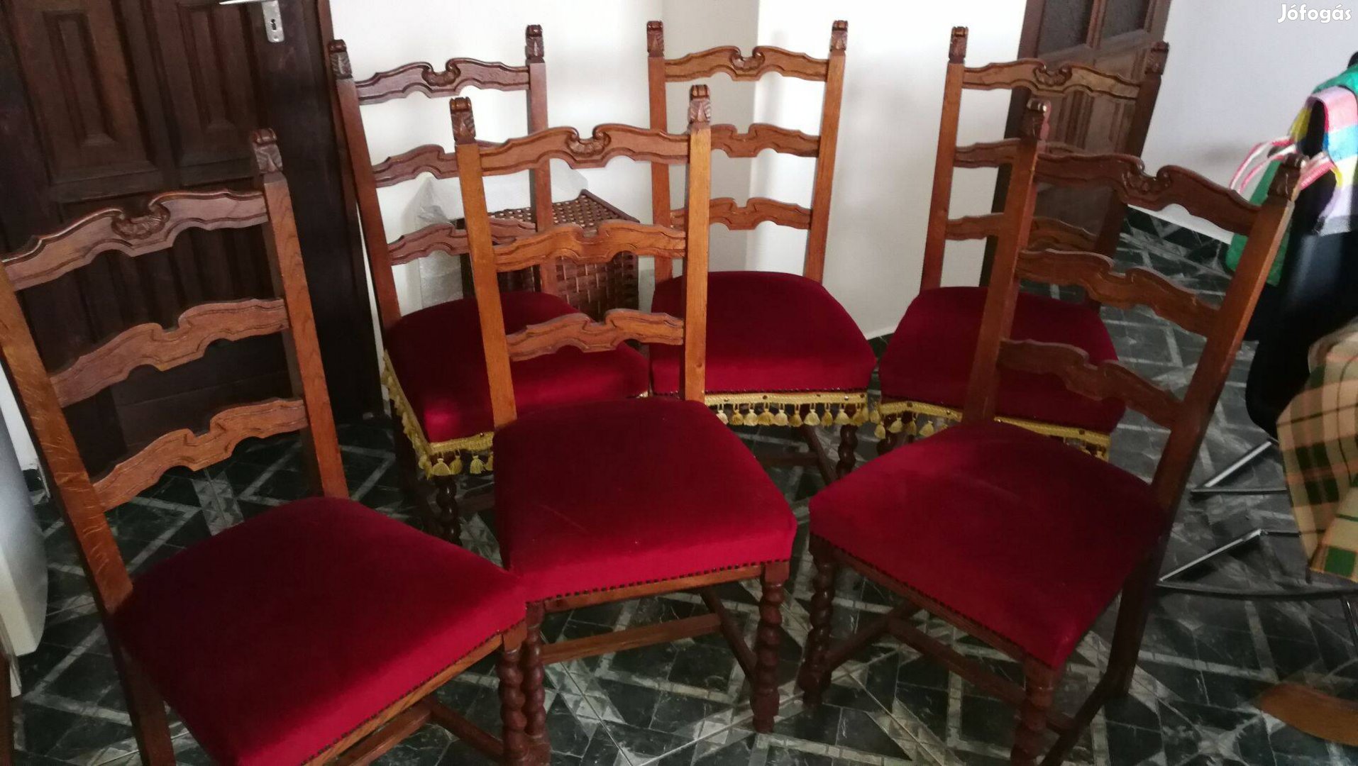 6db gyönyörű koloniál szék Akciós áron most 10 ezer Ftdb