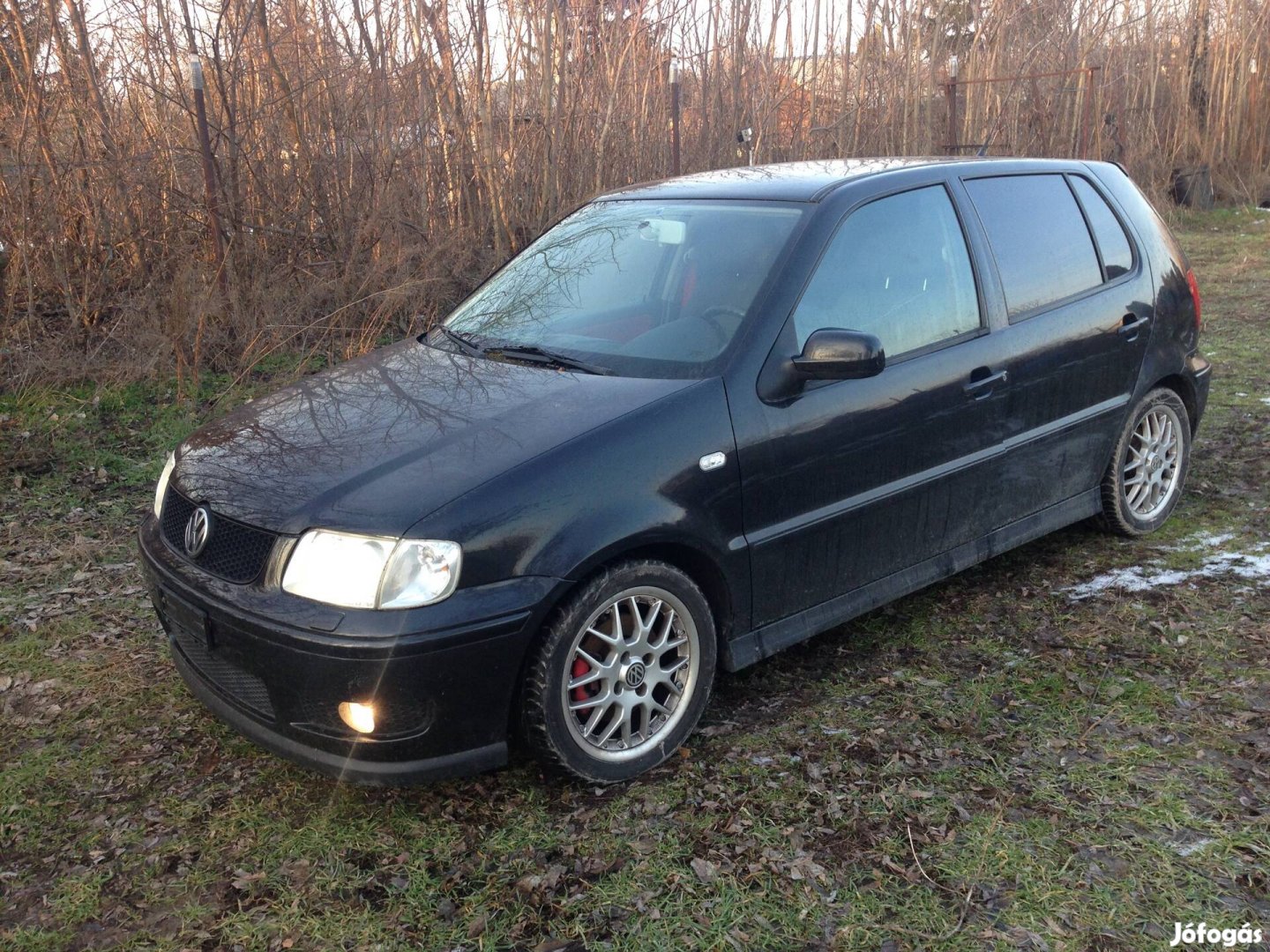 6n2 Polo Gyari fekete motorháztető 