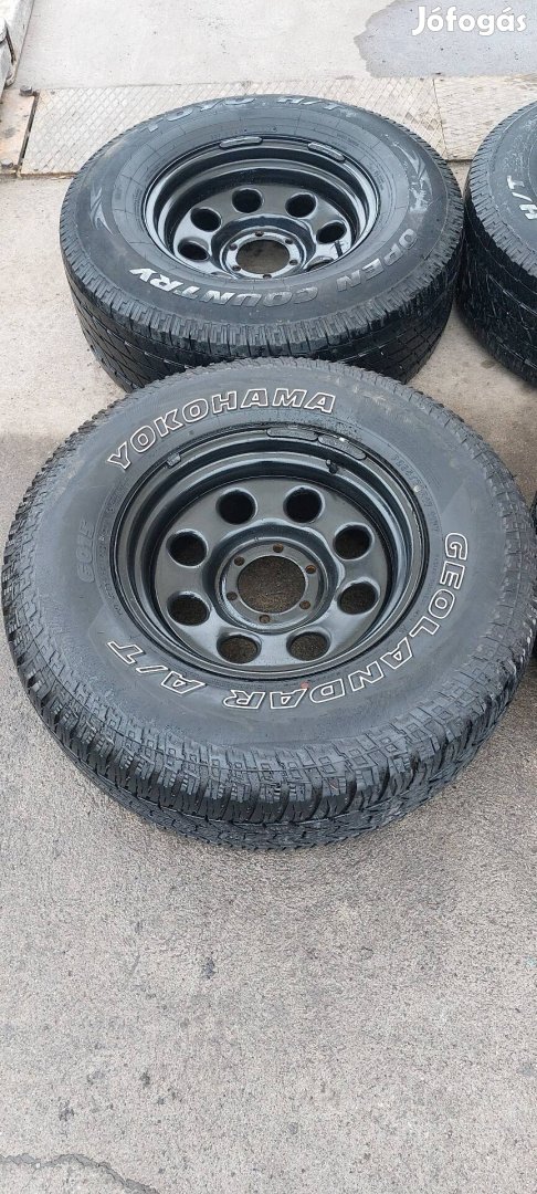 6x135 Ford 17" Lemezfelni gumikkal 