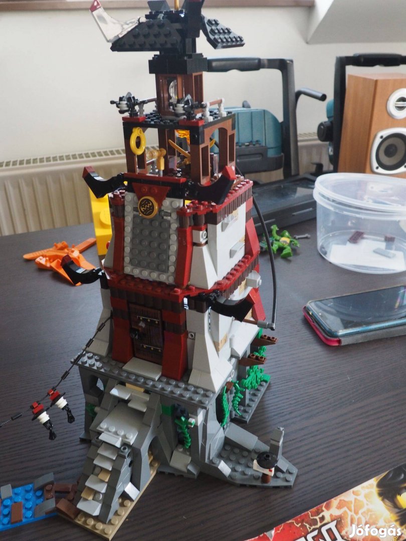 70594 LEGO Ninjago - A világítótorony ostroma