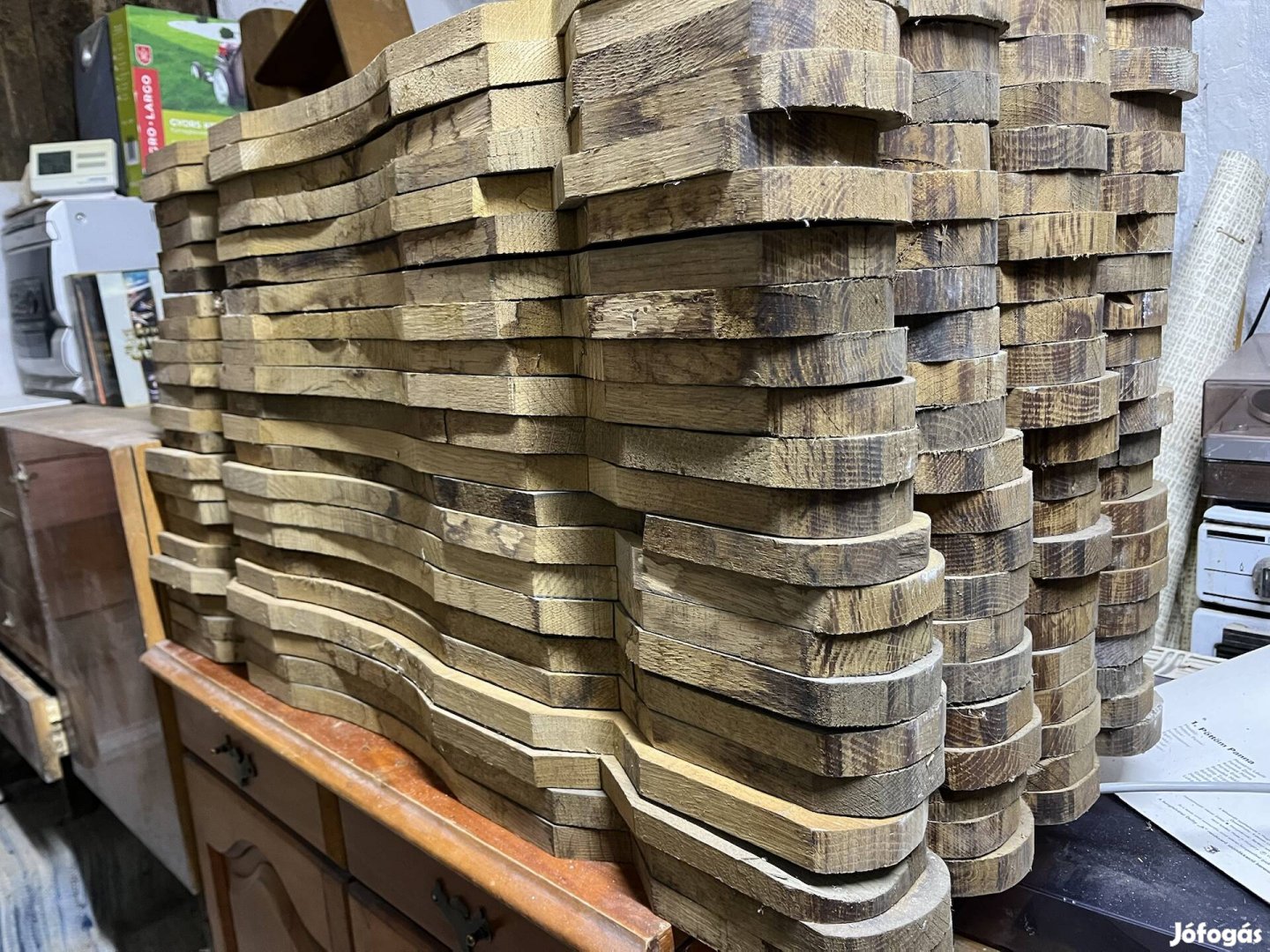 70 db korlát léc, keményfából ,