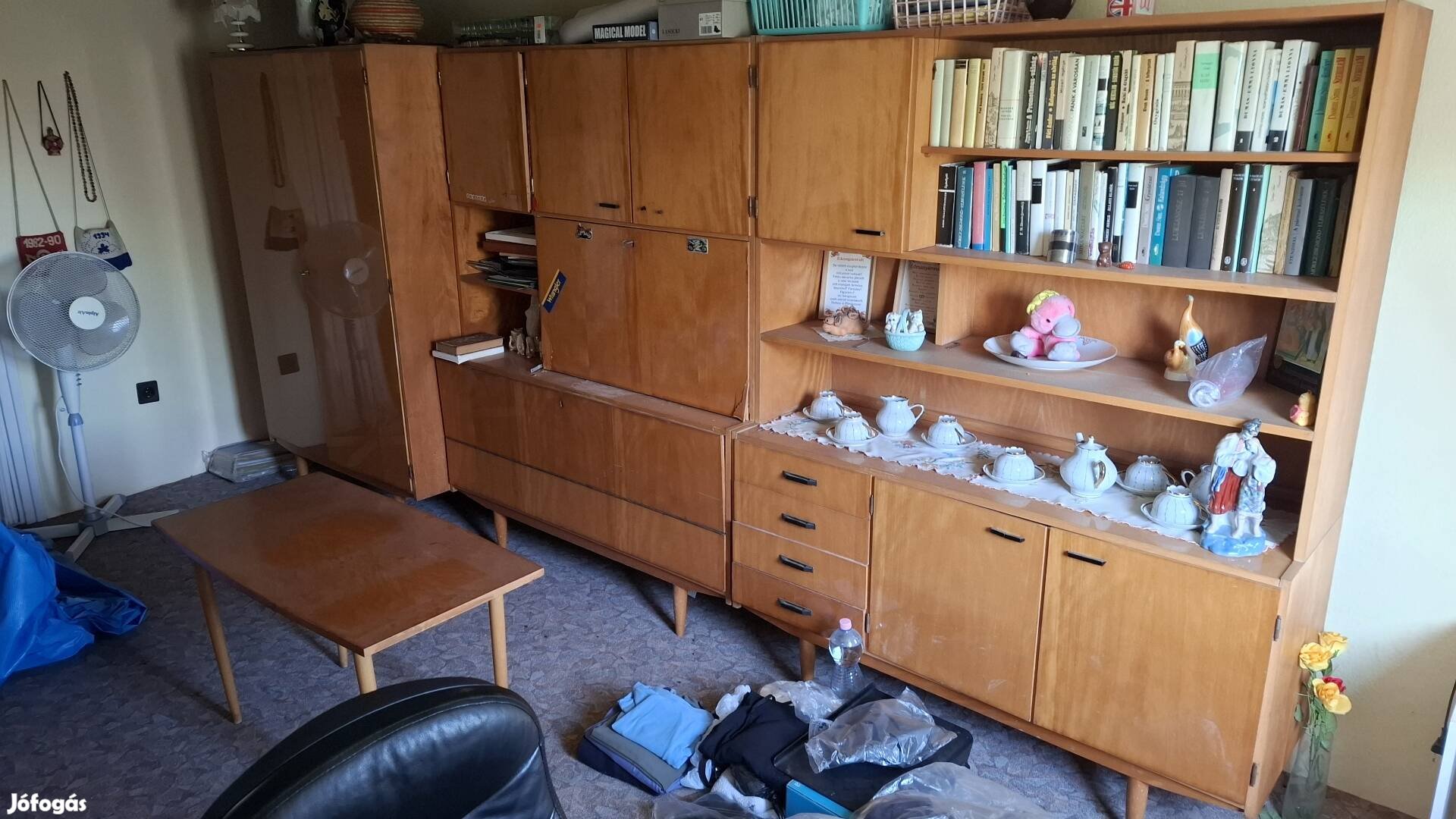 70-es évek, retro szekrény, szekrénysor, kisasztal