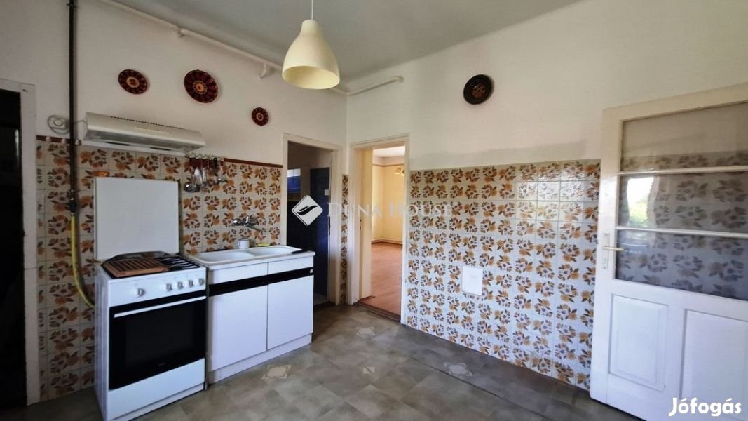 70 nm-es ház eladó Füle