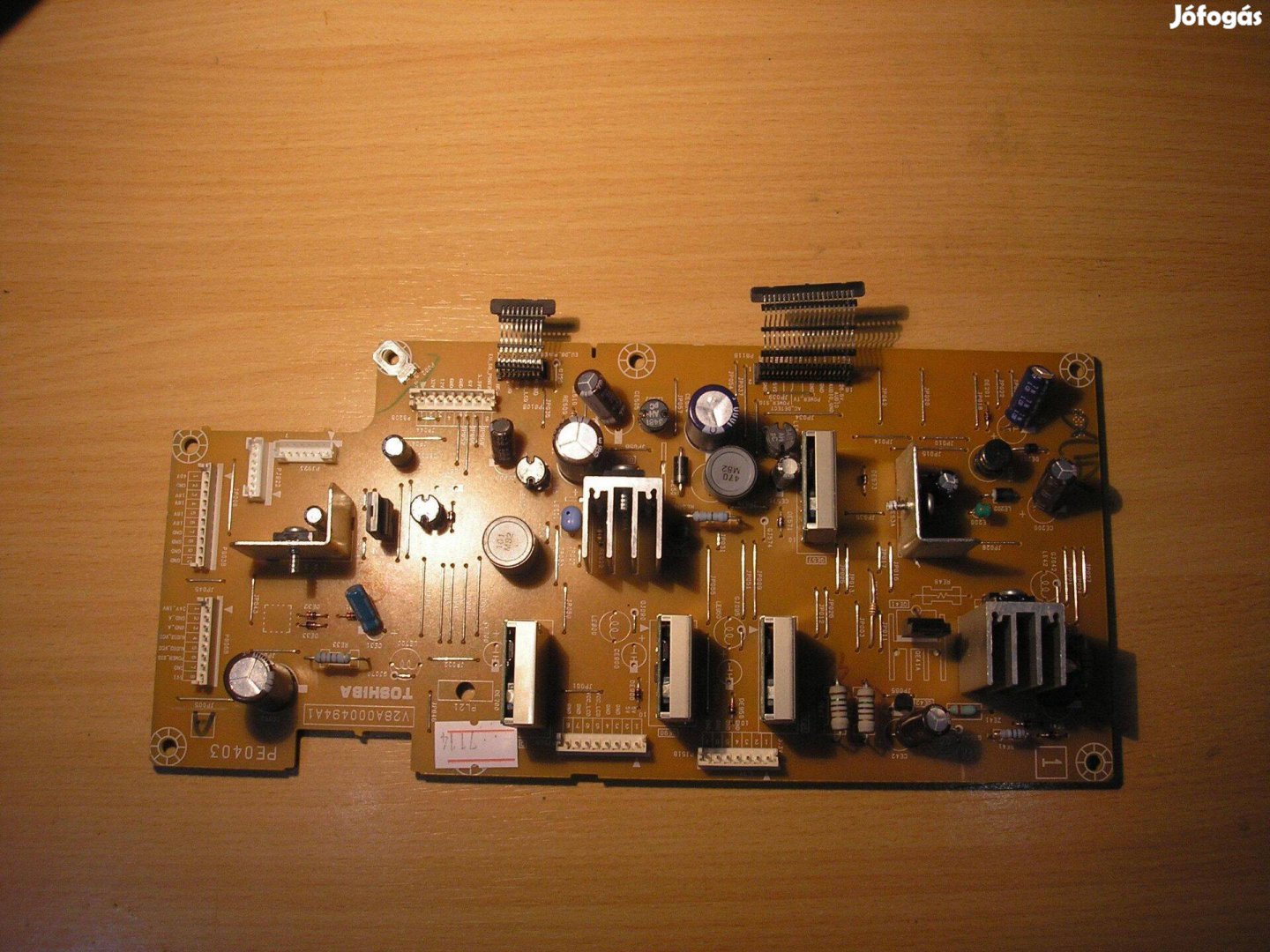 7114 Toshiba 37Z3030D tápegység V28A000494A1 PE0403 CCP-6400S