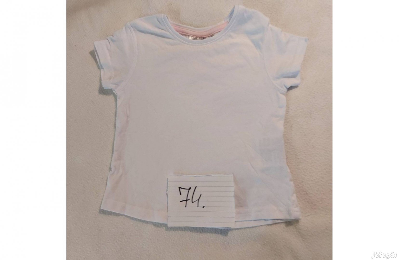 74-es kislány trikó fehér színű, oldalt patentos