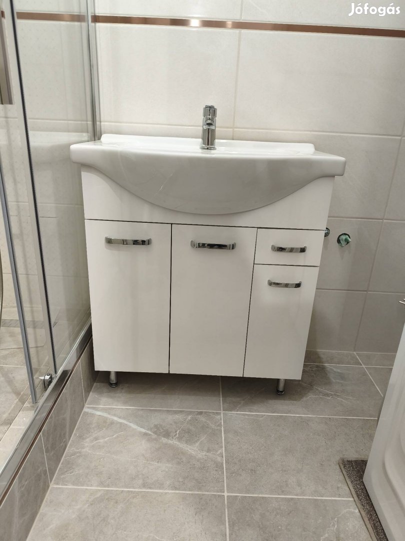 75 cm fürdőszobai szekrény mosdóval
