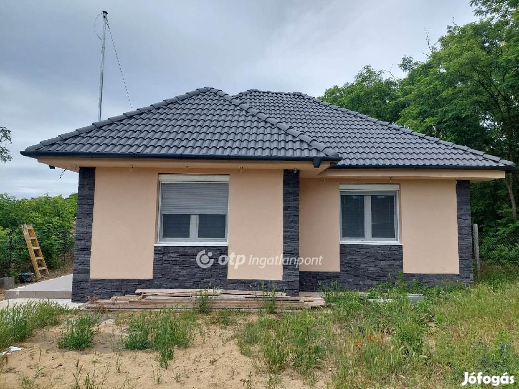75 nm-es ház eladó Debrecen