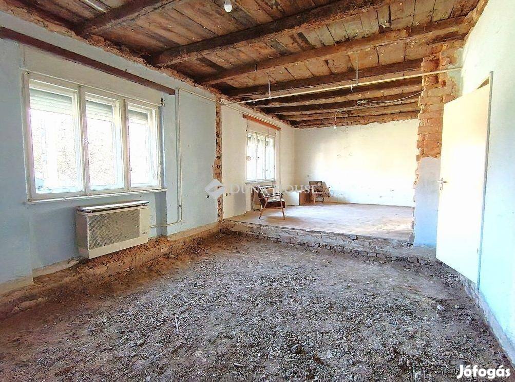 75 nm-es ház eladó Újkér 5085553