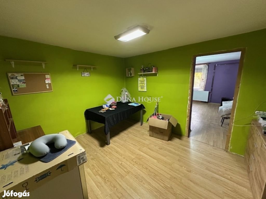 75m2, 3 szoba, nagy telek