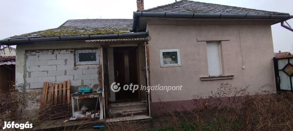 77 nm-es ház eladó Jászárokszállás
