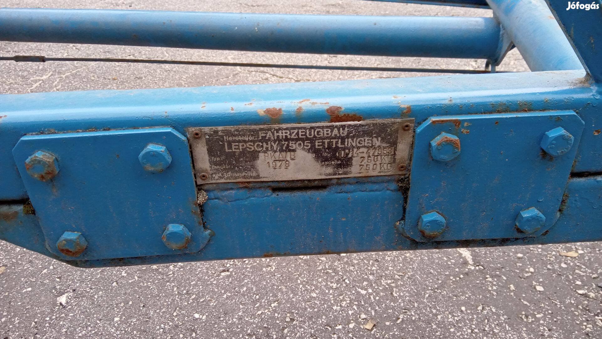 7,3m hosszú, egytengelyes tréler eladó