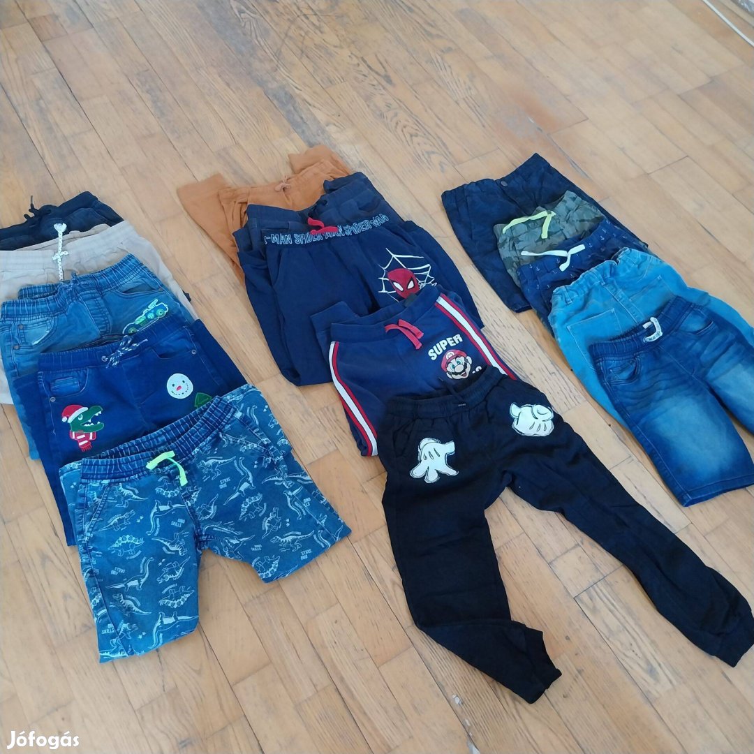 7-8 éves kisfiú ruhák egy csomagban eladó