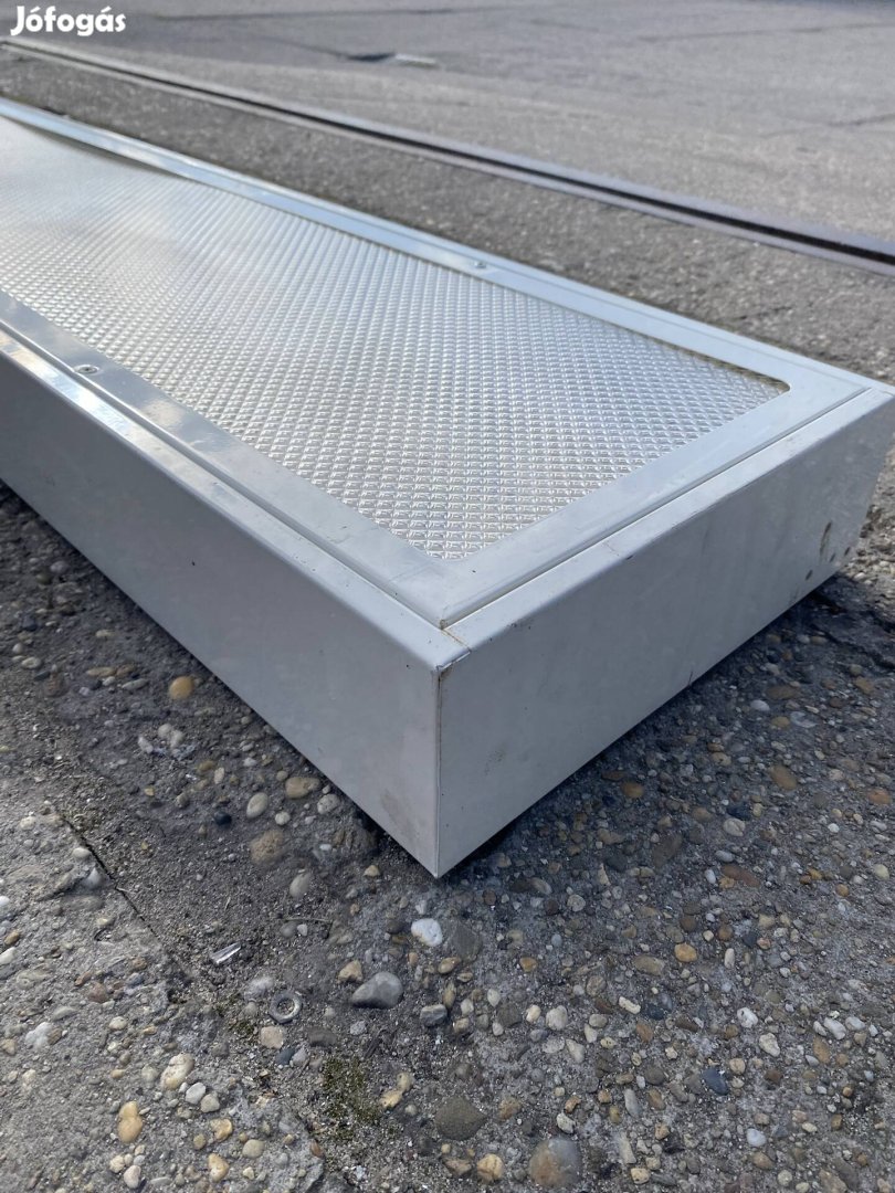 7 db neon armatúra eladó