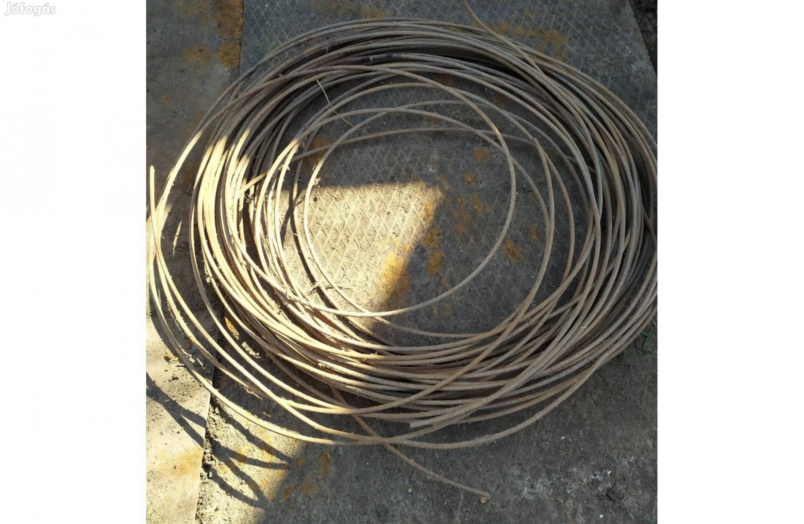 7-es vashuzal, betonvas tekercsben