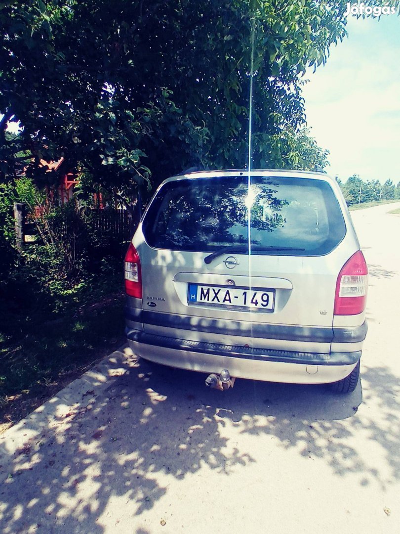 7 személyes Zafira gurulna