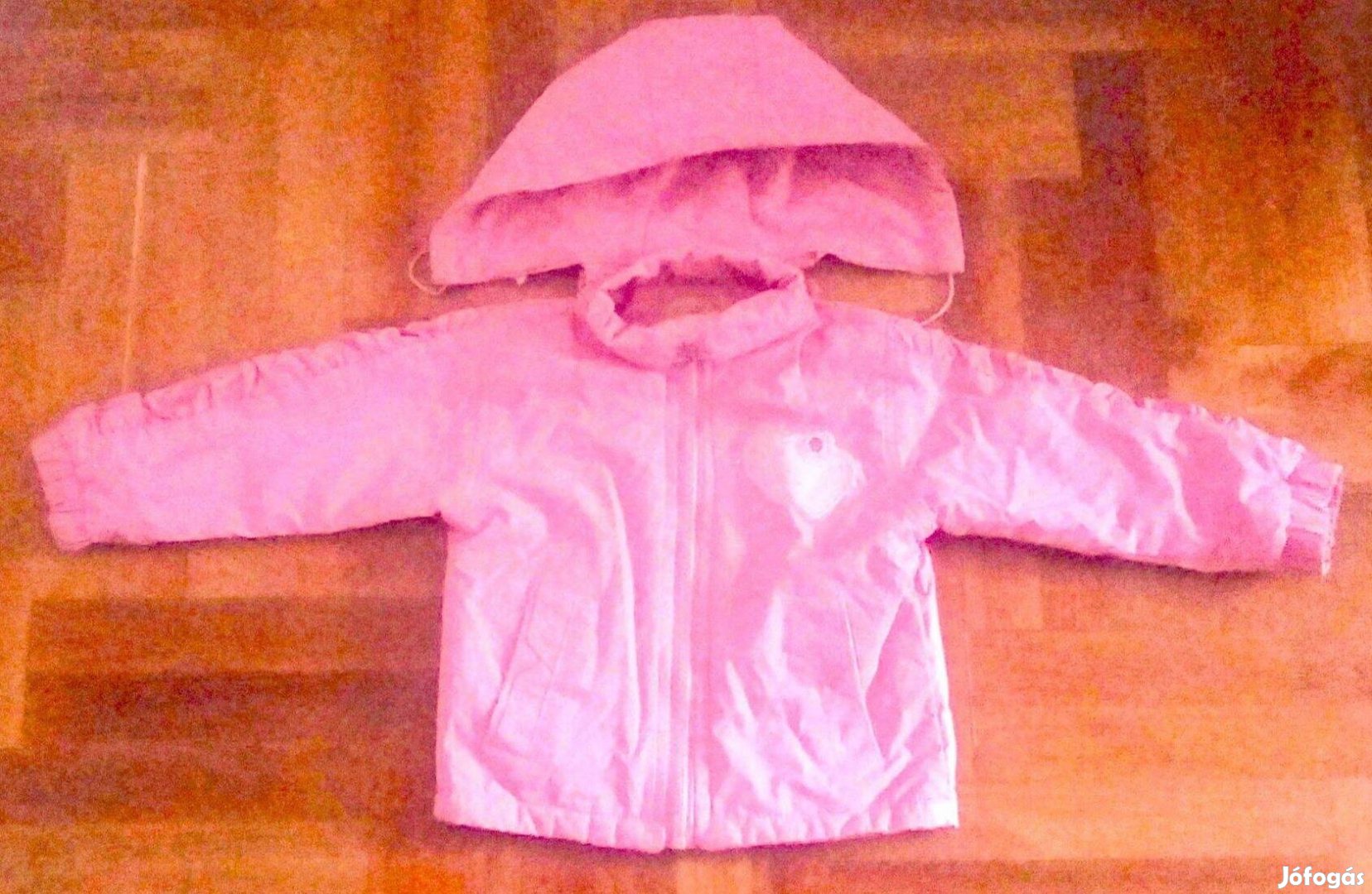 80 Tüneményes bélelt csillogó szivecskés kabát kabi dzseki