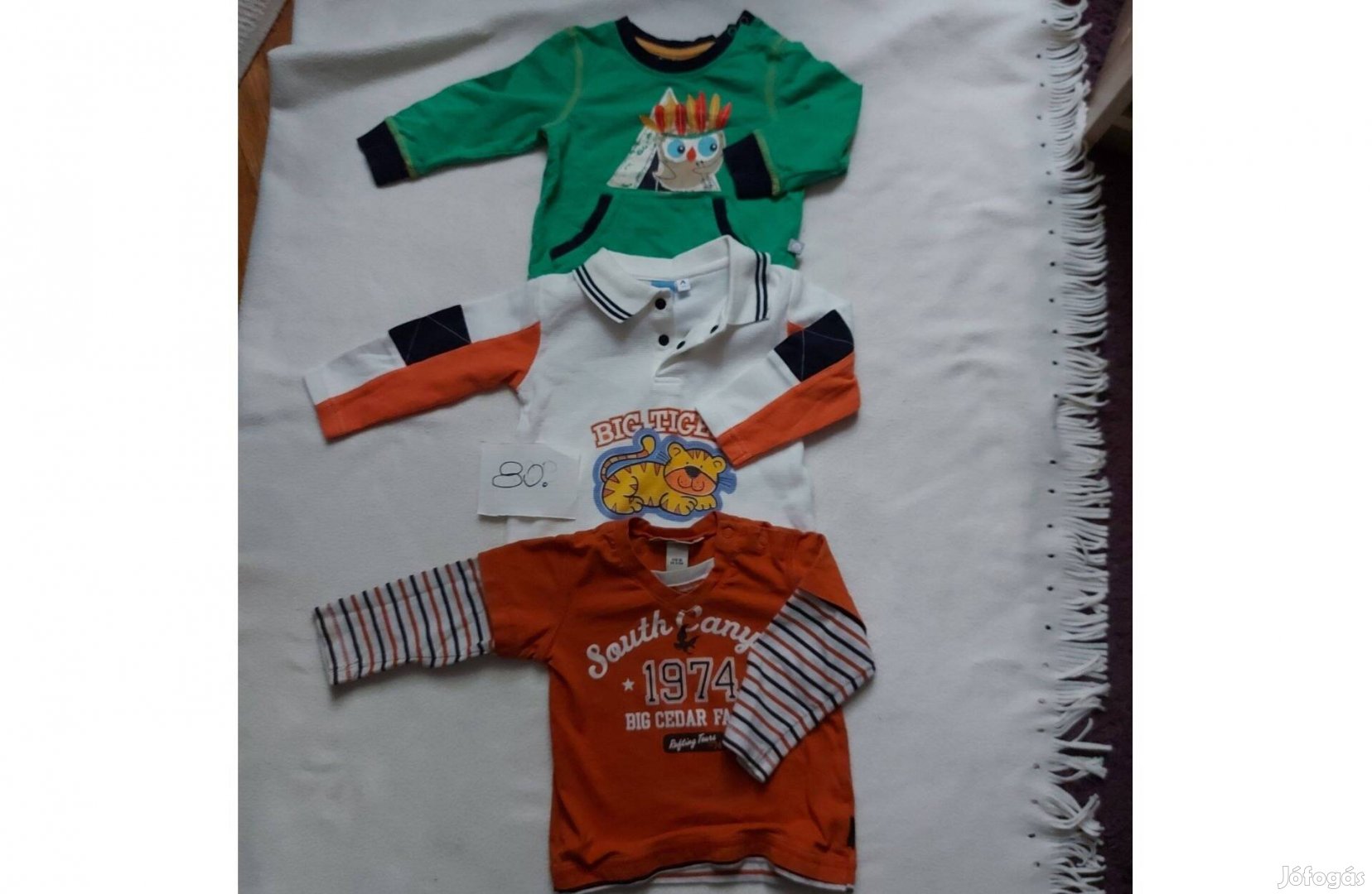 80-as méretű kisfiú felsők eladók 3 db