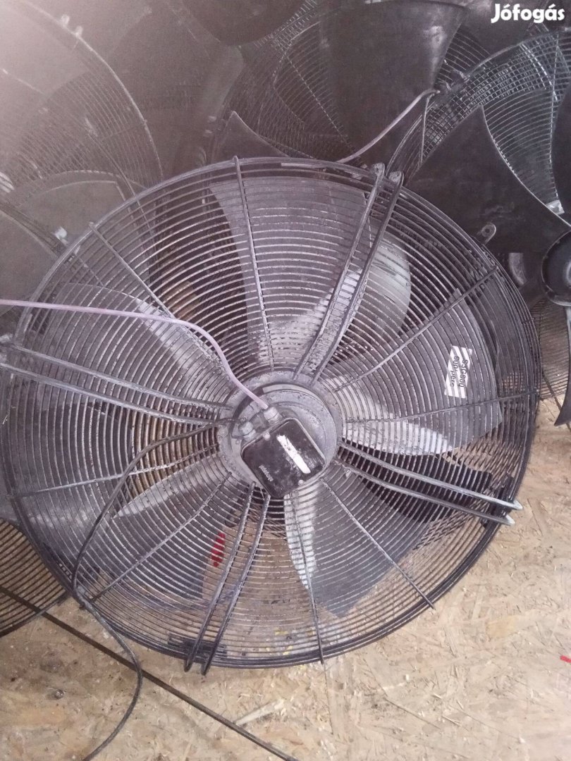 80 cm-es szívó ventilátor