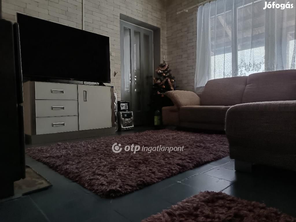 80 nm-es ház eladó Hajdúszovát