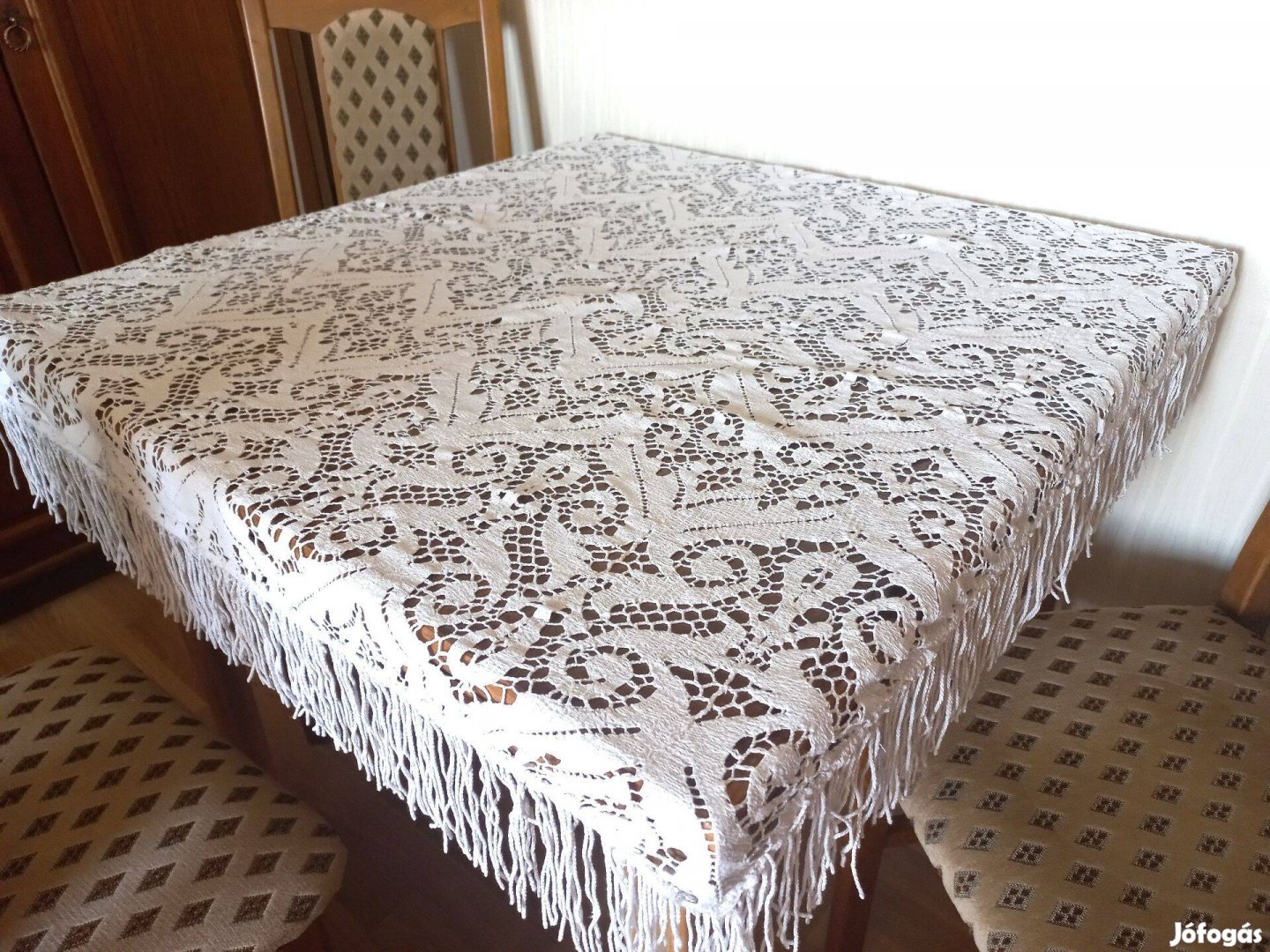80 x 80 cm-es régi klöpli asztalterítő