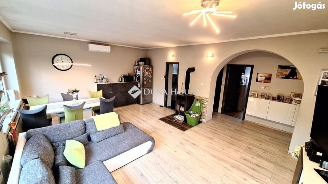 82 nm-es ház eladó Bugyi