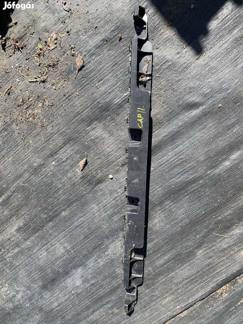 850423868r Renault captur II 2 2019- hátsó lökhárító tartó