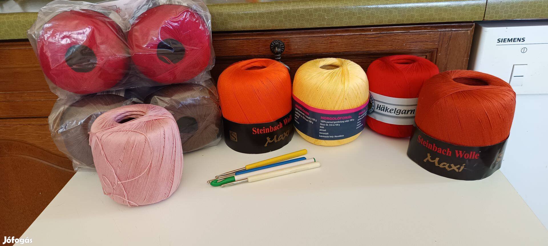 850 g horgolófonál, horgolótűkkel eladó!