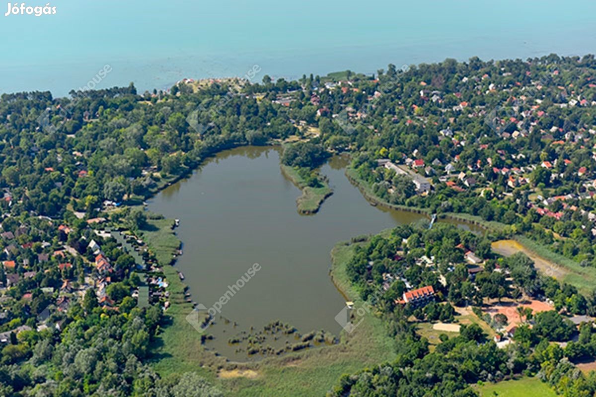 862 nm-es telek eladó Balatonszabadi