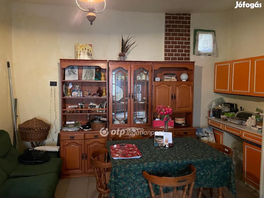 86 nm-es ház eladó Gyula