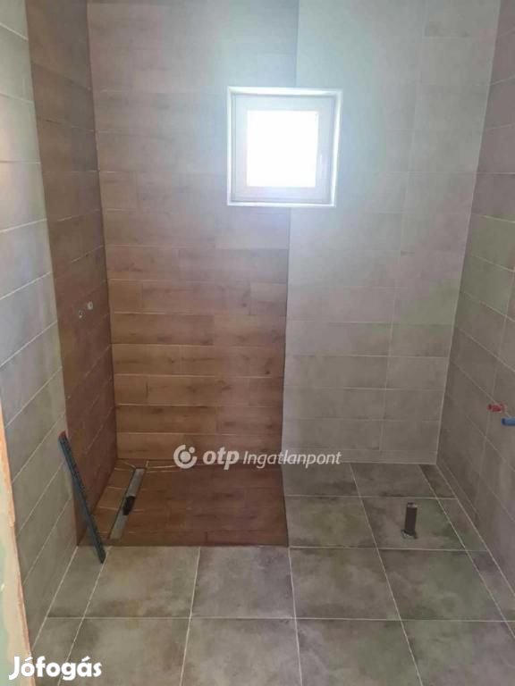 87 nm-es ház eladó Hantos