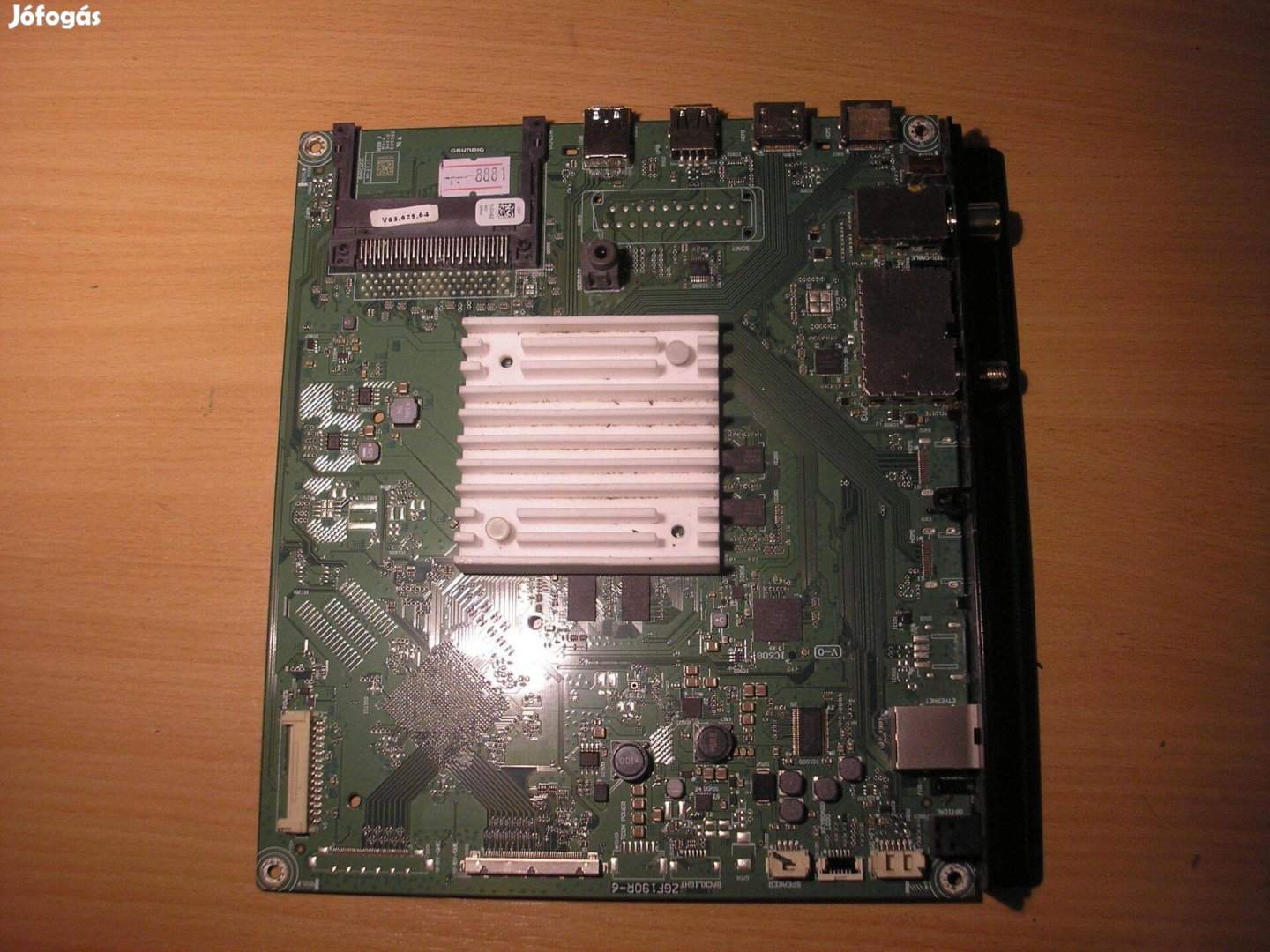 8881 Grundig mainboard ZGF190R-6 Rjzeaz Rywj77