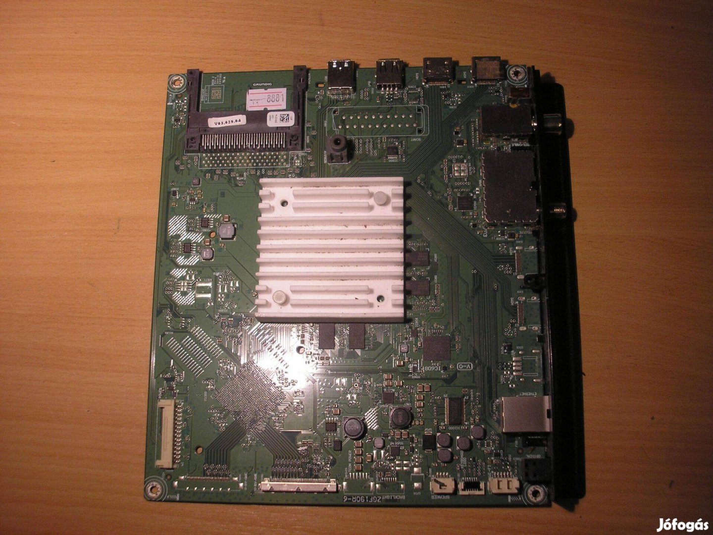 8881 Grundig mainboard ZGF190R-6 Rjzeaz Rywj77