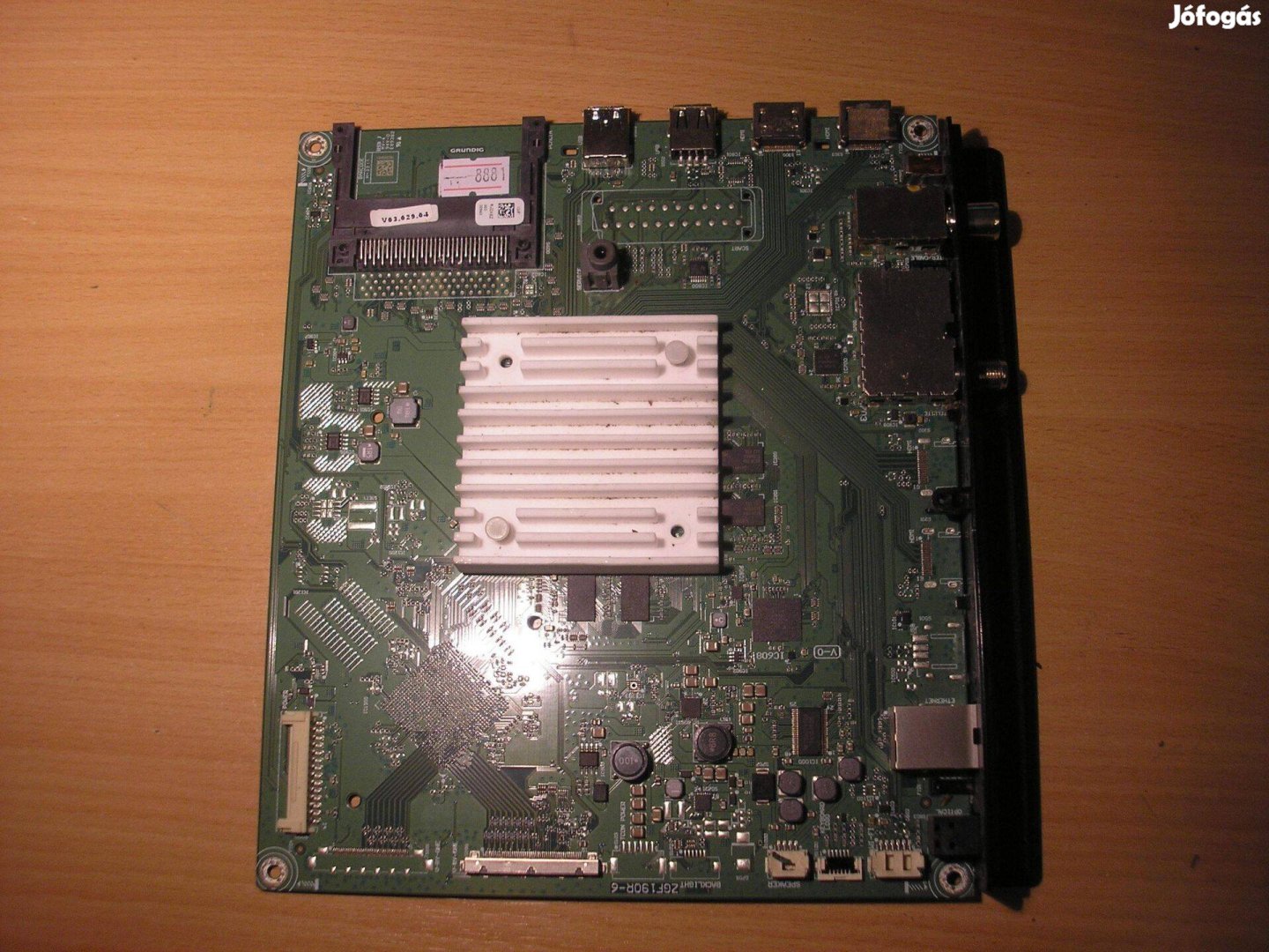 8881 Grundig mainboard ZGF190R-6 Rjzeaz Rywj77