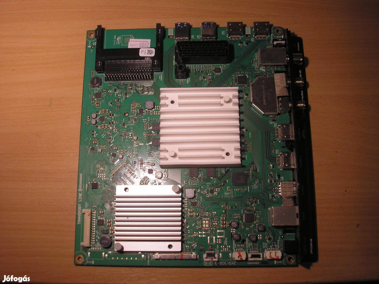 8882 Grundig mainboard ZKR190R-3 Pljezz