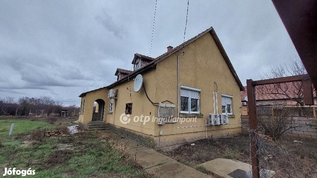 88 nm-es ház eladó Tiszatenyő